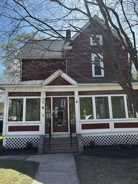 86 Sycamore St, Holyoke, MA 01040