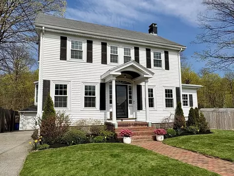 97 Hawthorn Rd, Braintree, MA 02184