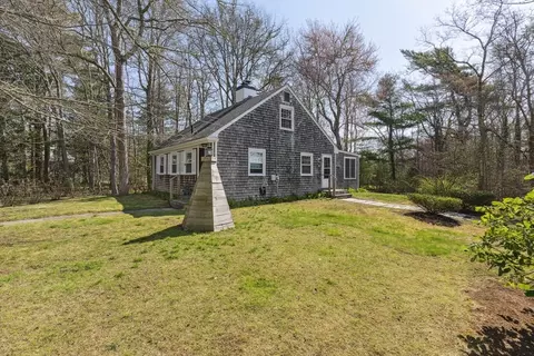 10 Captains Ln, Mattapoisett, MA 02739