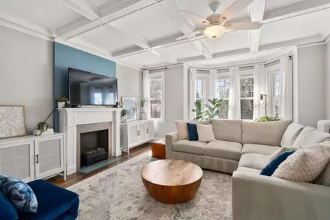 585 Franklin St #4, Melrose, MA 02176