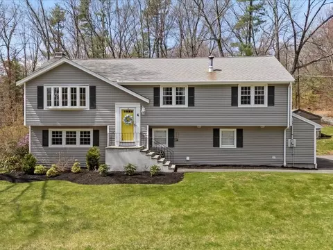 4 Summit Rd, Southborough, MA 01772