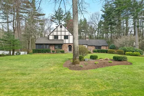 69 Lenox Cir, East Longmeadow, MA 01028