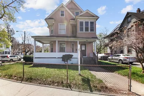 284 Dickinson St, Springfield, MA 01108
