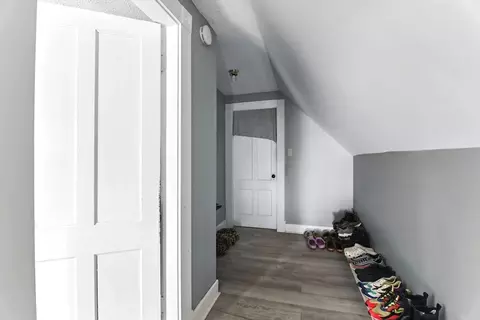 Entry Way - 284 Dickinson St, Springfield, MA 01108 photo 2 of 3