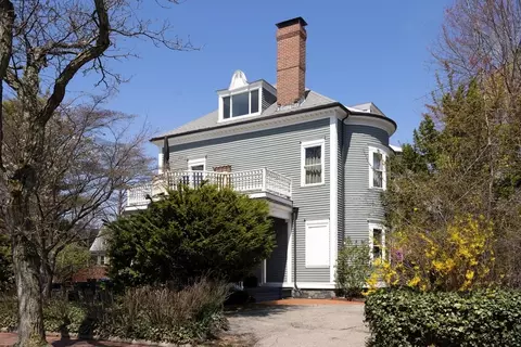 337 Harvard St # 3, Cambridge, MA 02139