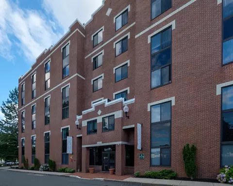 30 Daniels St #101, Malden, MA 02148