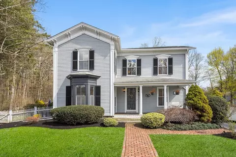 36 North St, Grafton, MA 01519