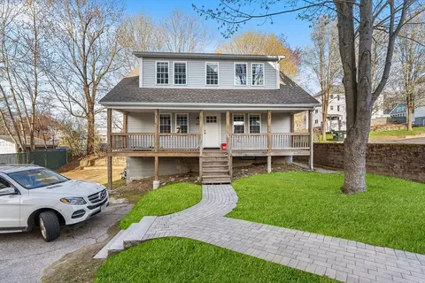 25 Lincoln St, Webster, MA 01570