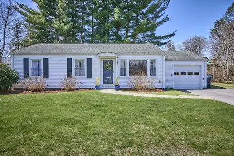 24 Crescent St, Shrewsbury, MA 01545