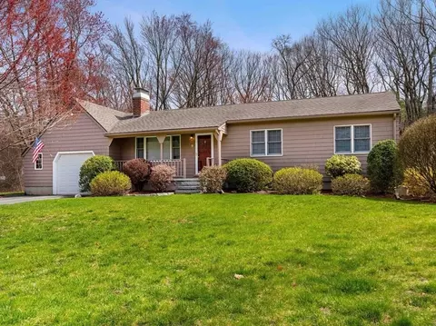 9 Prancing Rd, Chelmsford, MA 01824