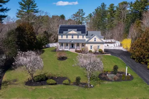 1 Hawthorne Dr, Norwell, MA 02061