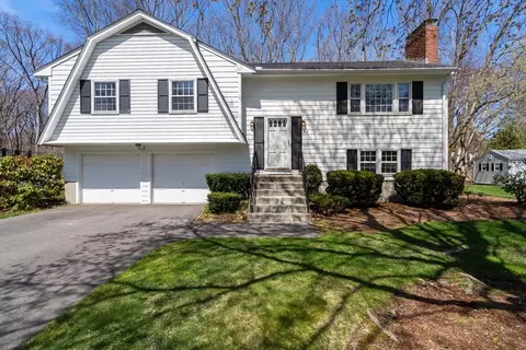 22 Blackberry Ln, Framingham, MA 01701