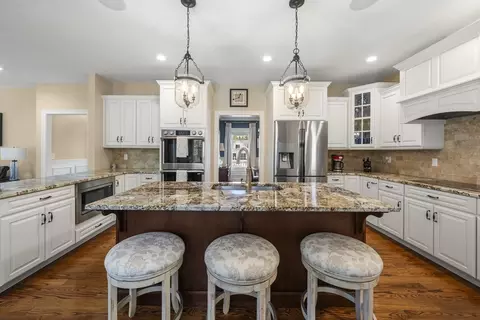 12 Pendleton Ct, Middleboro, MA 02346 photo 8