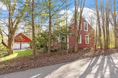 84 W Mt Rd, Bernardston, MA 01337