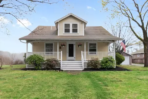 102 King St, Groveland, MA 01834