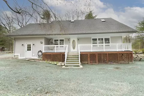 10 Robert Memorial, Clinton, MA 01510