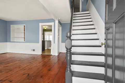 Entry Way - 6 Rockingham St, Exeter, NH 03833 photo 1 of 2