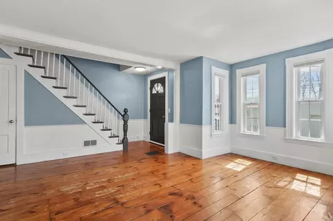 Living - 6 Rockingham St, Exeter, NH 03833 photo 2 of 3