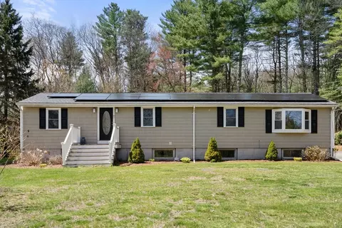 87 Providence St, Mendon, MA 01756