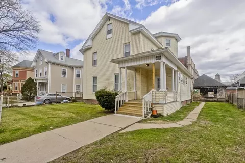 232 Elm St, Holyoke, MA 01040