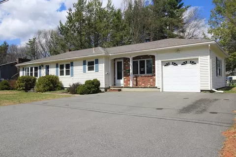 25 Carolyn St, Leominster, MA 01453