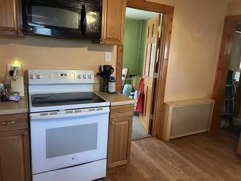 41 Parsons St, Easthampton, MA 01027 photo 5
