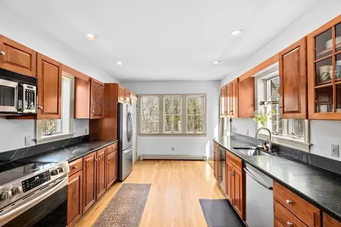 424 Main St, Hingham, MA 02043 photo 3