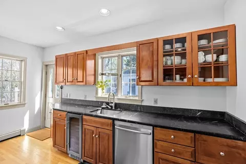 424 Main St, Hingham, MA 02043 photo 4