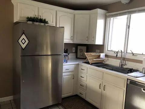 59 Chalmers St, Springfield, MA 01118 photo 3