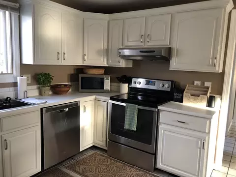 59 Chalmers St, Springfield, MA 01118 photo 2