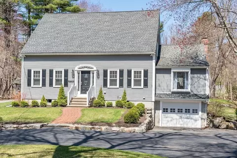372 Village St # -A, Medway, MA 02053