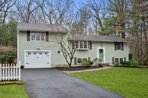 151 Abbey, South Hadley, MA 01075