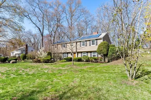 20 Douglas Rd, Lexington, MA 02420