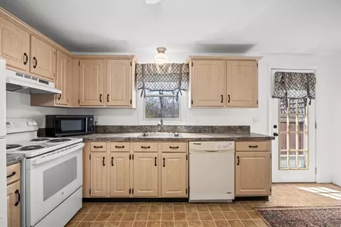 Kitchen - 34 Eastern Ave #I, Webster, MA 01570 photo 3 of 3