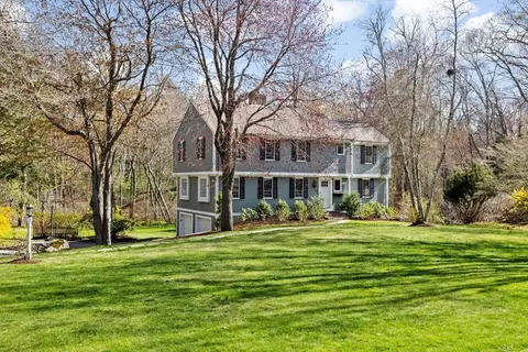 15 Old Coach Rd, Cohasset, MA 02025