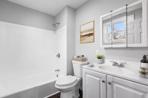 Bath - 166 Mott St, Fall River, MA 02721 photo 1 of 1