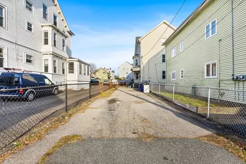 Exterior - 166 Mott St, Fall River, MA 02721 photo 5 of 5