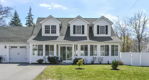 107 Pine St #107, Woburn, MA 01801