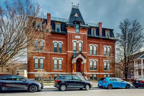50 Bow St #9, Somerville, MA 02143