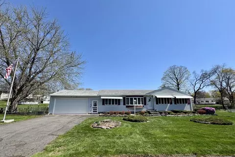 38 Knollwood Cir, Holyoke, MA 01040