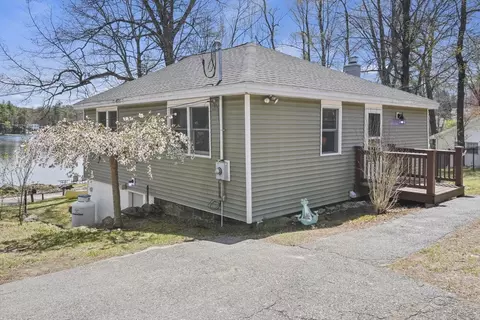 39 Lakeview Dr, Leominster, MA 01453