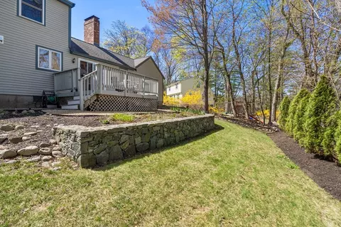Exterior - 9 Davis Rd, Hudson, MA 01749 photo 7 of 8