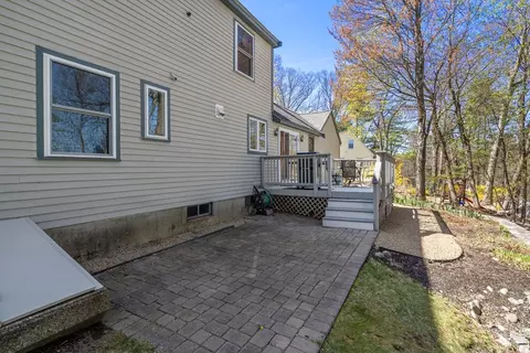 Exterior - 9 Davis Rd, Hudson, MA 01749 photo 6 of 8