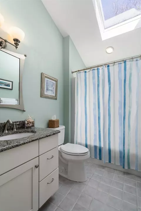 Bath - 9 Davis Rd, Hudson, MA 01749 photo 2 of 2