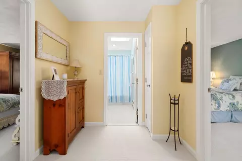 Entry Way - 9 Davis Rd, Hudson, MA 01749 photo 3 of 3