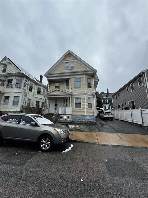 87-89 Trenton St, Lawrence, MA 01841
