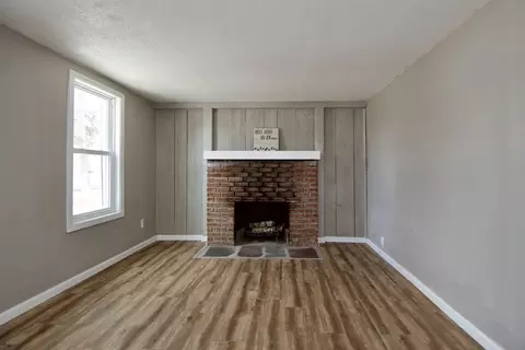 Living - 511 Parker St, Springfield, MA 01129 photo 7 of 9