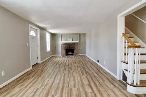 Living - 511 Parker St, Springfield, MA 01129 photo 9 of 9