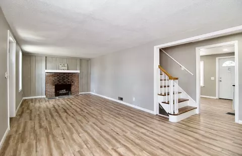 Living - 511 Parker St, Springfield, MA 01129 photo 6 of 9
