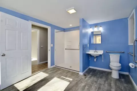 Bath - 511 Parker St, Springfield, MA 01129 photo 1 of 2